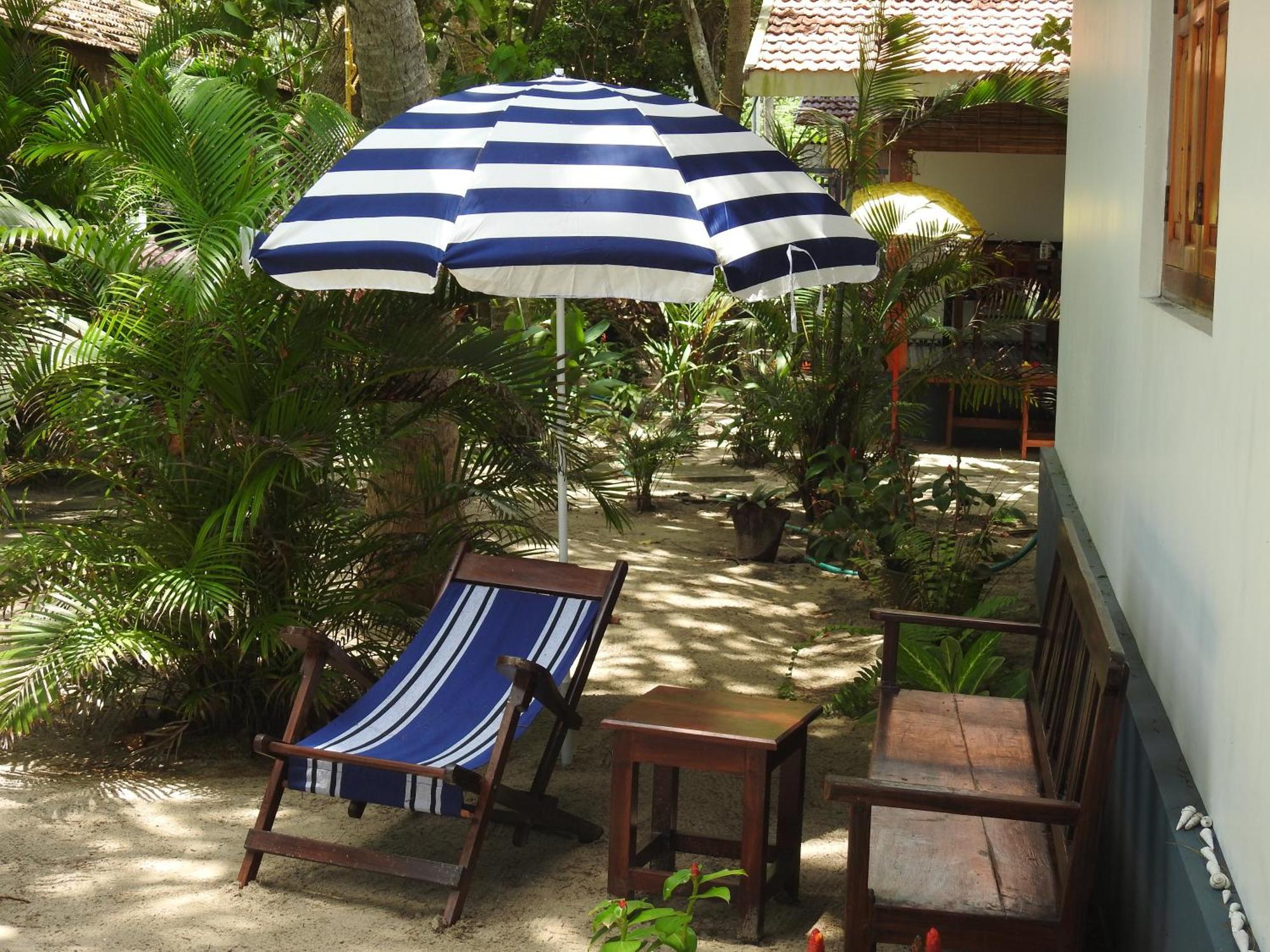 Alleppey Beach Garden Alappuzha Bagian luar foto